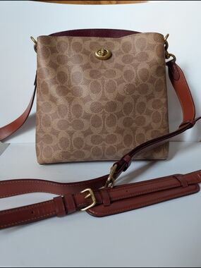 Willow Bucket Bag in Signature Canvas